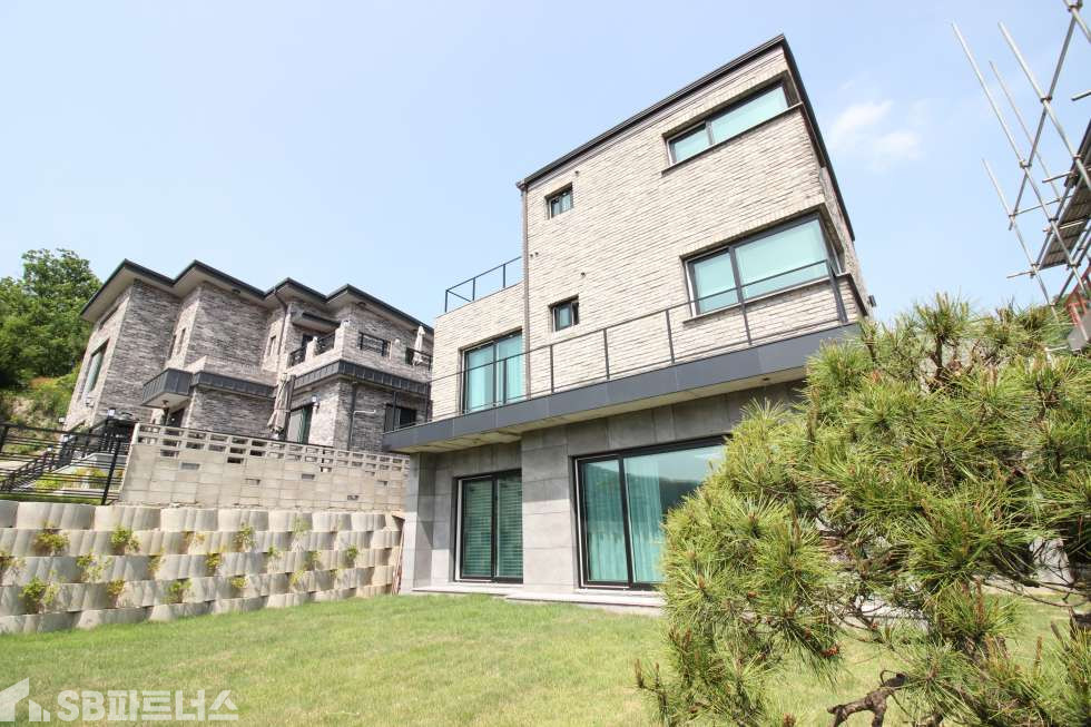 경기 광주시 회덕동 ★단독주택 / 성남 인접 단독주택 전원주택 타운하우스 주차공간 2대 마당 정원 분양 매물번호 10964 사진 1