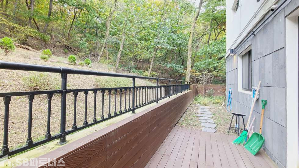 경기 안양만안구 석수동 테라스☆석수동 더포레스트 3룸테라스Type 방3 [23] 삼막사 대형테라스 정원주택 분양 매물번호 11432 사진 2