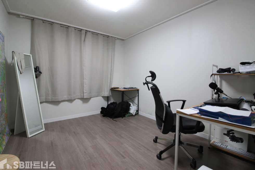 경기 성남수정구 태평동 ☆4룸 / 넓은 거실과 잘빠진 구조 ☞여성취향의 넓은 주방공간★ 최고급 자재 시공 분양 매물번호 10802 사진 9