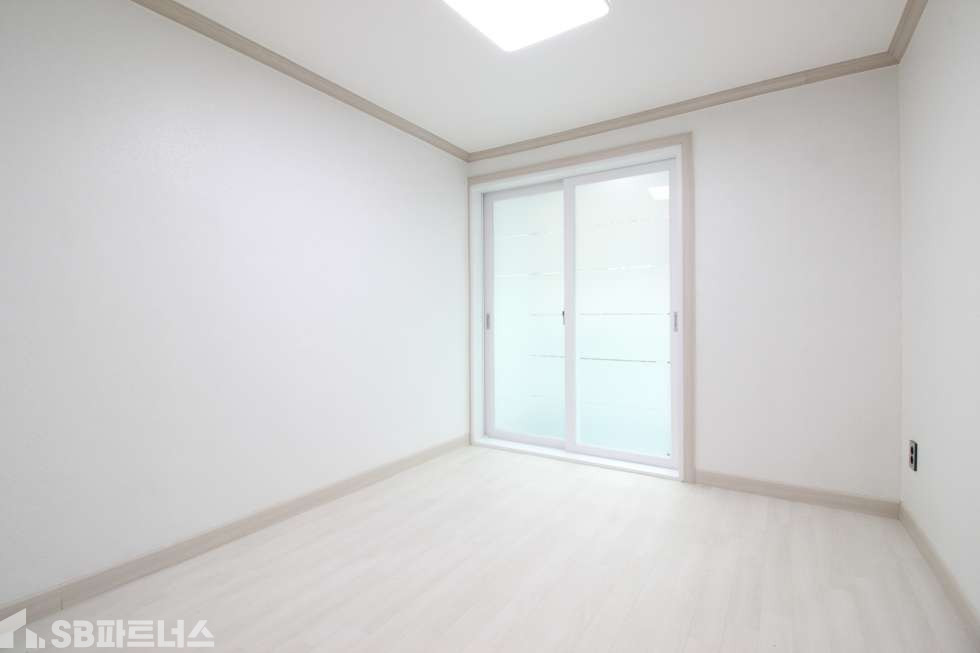 경기 안산상록구 수암동 ★모든방이 넓고 거실과 주차장도 넓고 편리합니다☆거실없는 쓰리룸 분양 매물번호 10090 사진 3