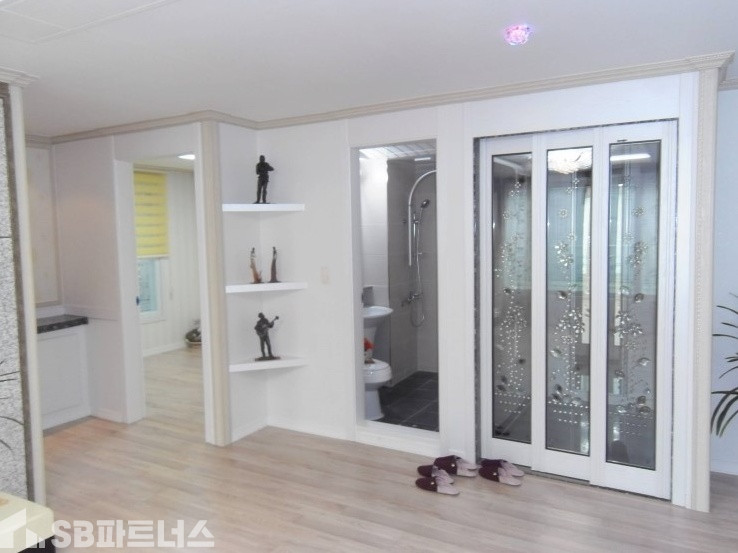 경기 수원권선구 서둔동 ☆ 권선구 최저실입 현장OPEN★ 막힘없는 온종일 환한 정남향 큰방+작은방2+큰거실 분양 매물번호 10283 사진 2