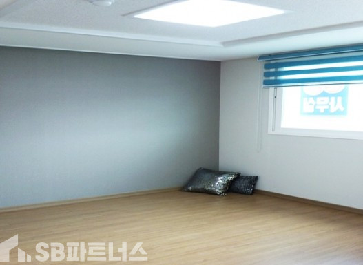 경기 수원팔달구 화서동 ★해약2세대 급매★대로변 편리한 교통 급매 넓은거실+큰방3+화2+베란다1 분양 매물번호 10349 사진 2