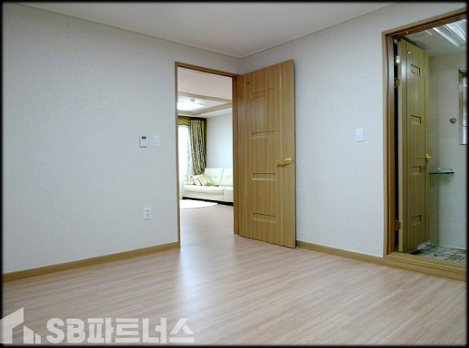 경기 광주시 삼동 ★ 광주시 넓은 3룸! 고급 자재 시공/ 모던 감각의 인테리어/신혼부부 강추해요~ 분양 매물번호 10382 사진 3