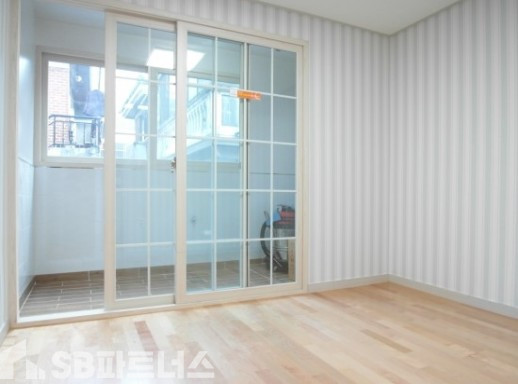 경기 용인처인구 유방동 ☆처인구주거밀집지역 저렴한입주 가능한 신축분양빌라 ★코너자리 전세대 막힘없는 남향 분양 매물번호 10679 사진 3