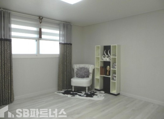 경기 성남중원구 성남동 ☆최저입주금★ 햇살가득한집/정남향배치 ✔모던 감각의 인테리어/신혼부부 강추해요 분양 매물번호 10825 사진 3