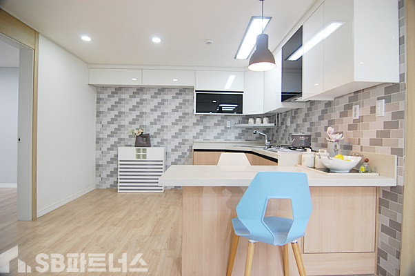 경기 수원장안구 파장동 ☆실평수큰3룸 / 가볍게 구경한번 해보세요 / 큰방3욕실2 ㄷ자 주방 / 넓은 거실 분양 매물번호 10323 사진 3