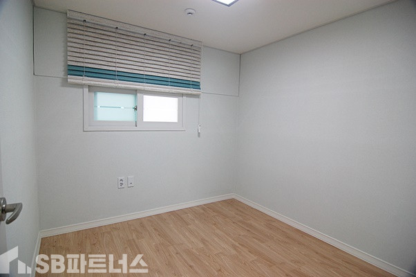 경기 수원장안구 파장동 ☆실평수큰3룸 / 가볍게 구경한번 해보세요 / 큰방3욕실2 ㄷ자 주방 / 넓은 거실 분양 매물번호 10323 사진 7