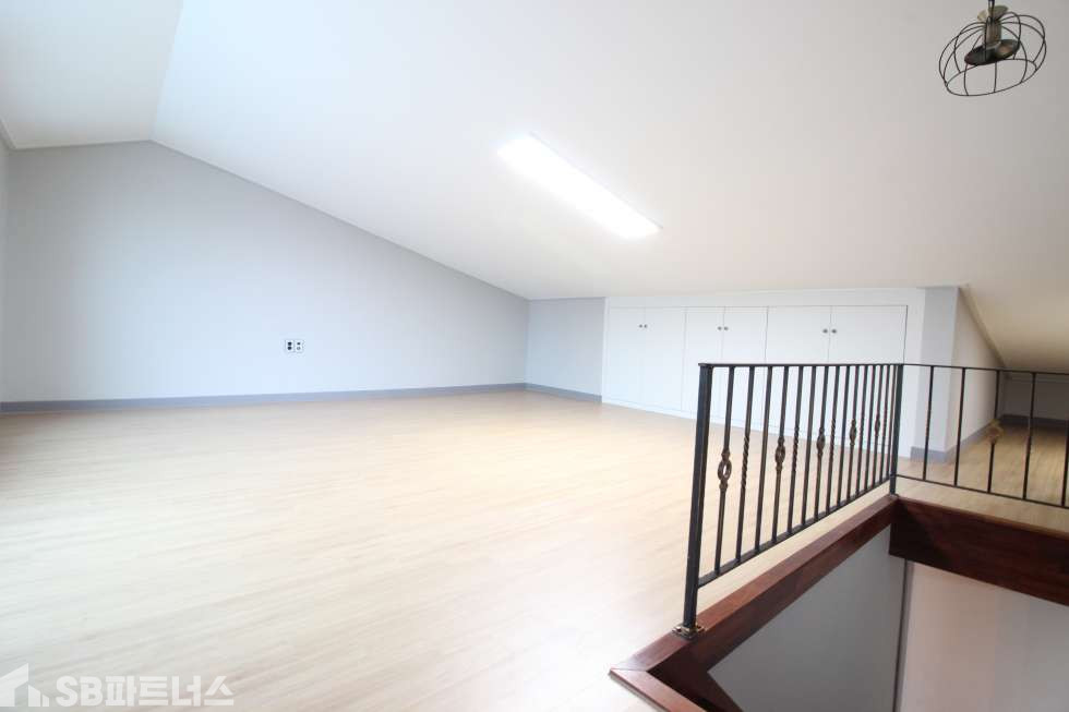 경기 안산단원구 와동 ★ 복층 / 5룸 채광 조망 완벽 ~ 크기 인테리어도 좋습니다!! 분양 매물번호 10915 사진 9